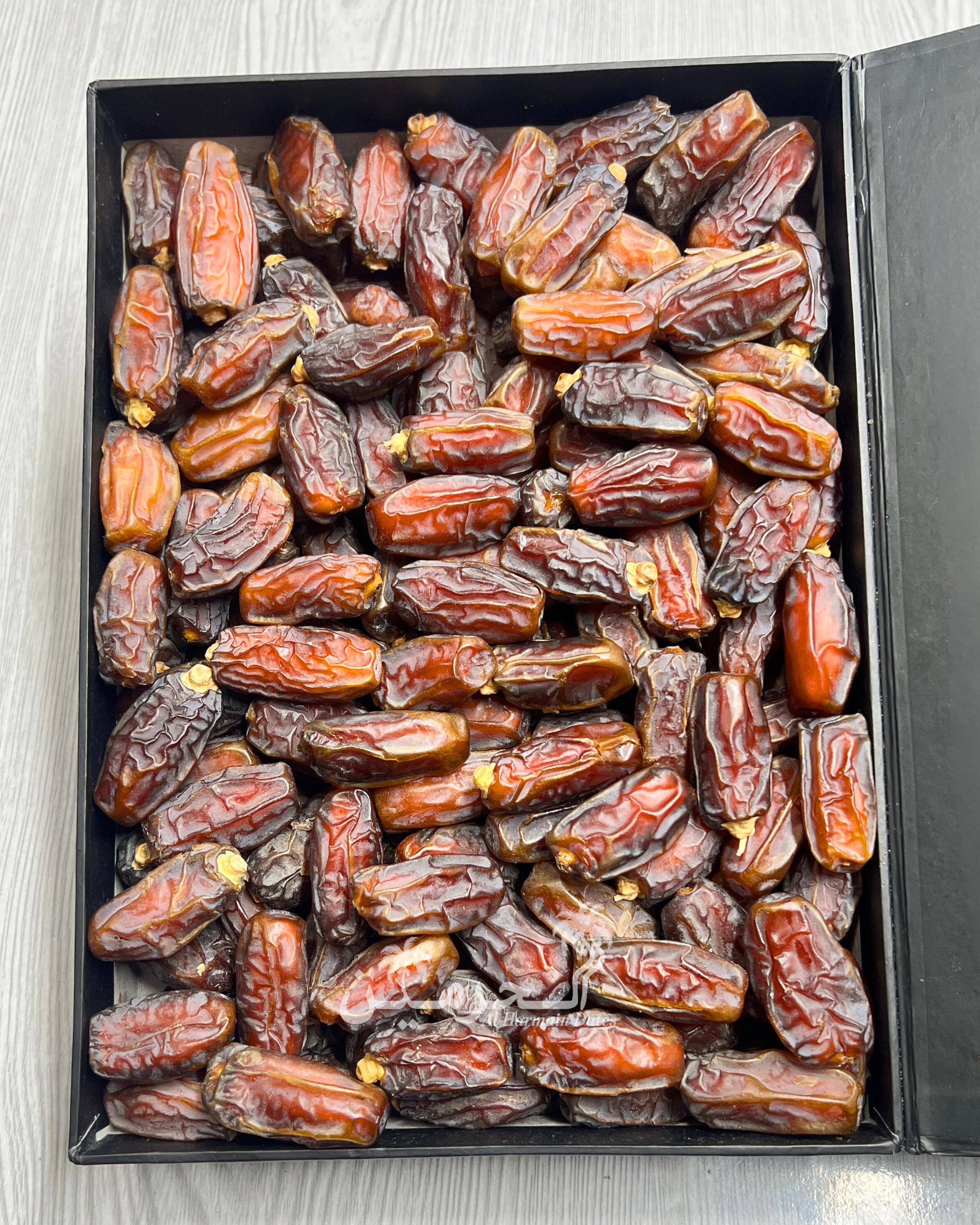 Mabroom Classic Medium Khajoor - Pure Fresh Stock